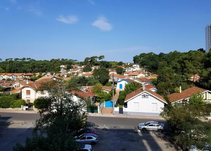 Marine Hotel